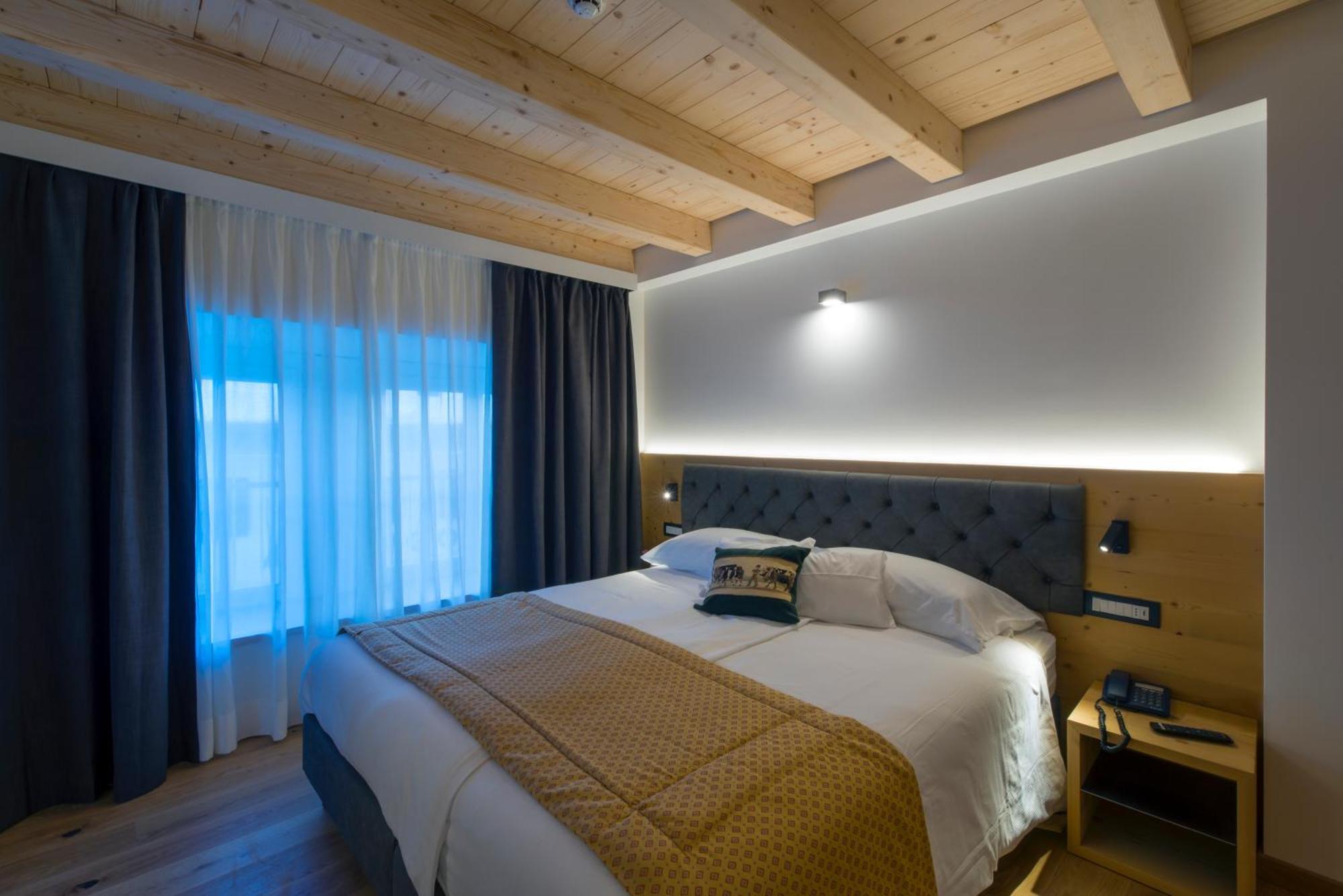 מאדסימו Hotel La Meridiana מראה חיצוני תמונה