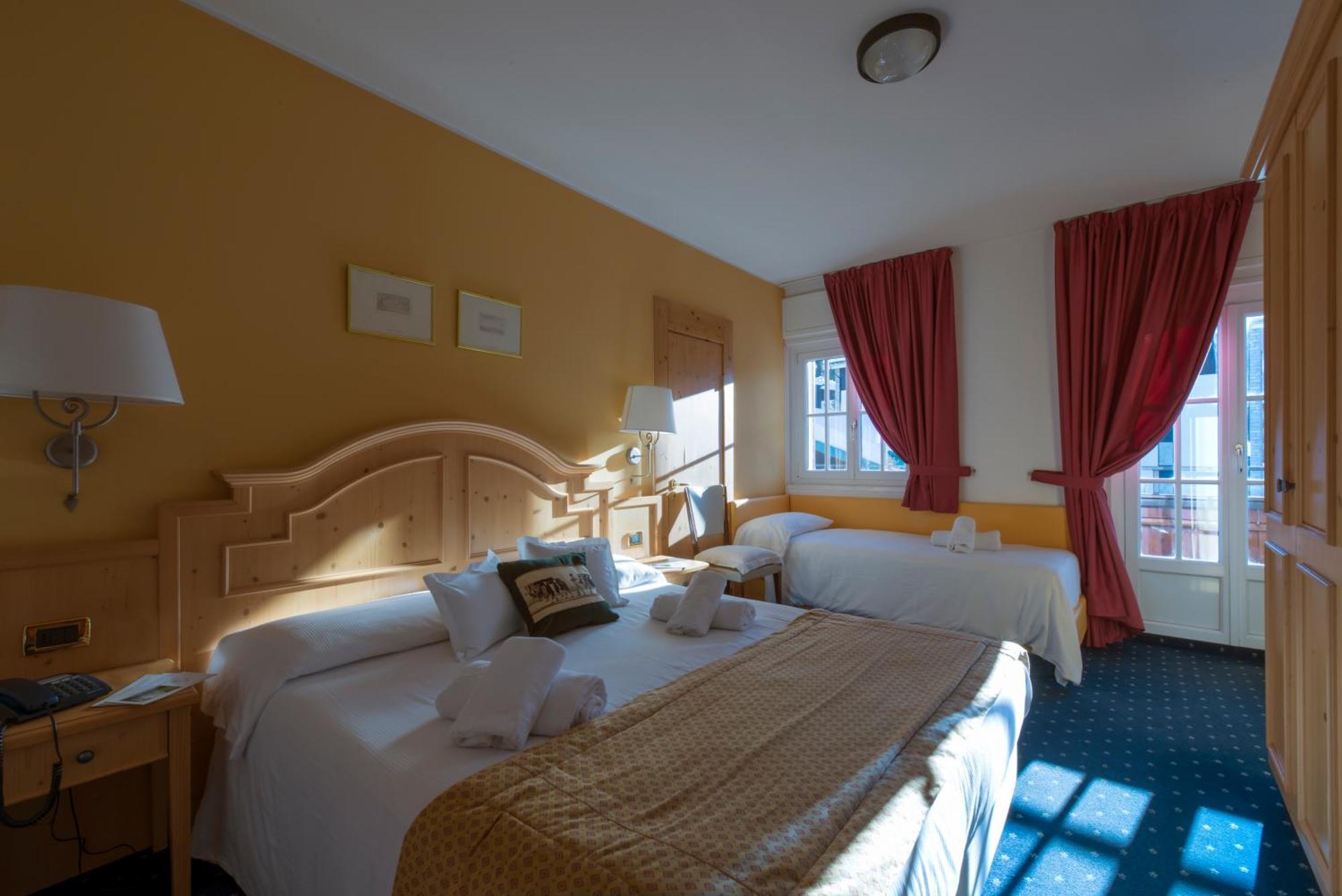 מאדסימו Hotel La Meridiana מראה חיצוני תמונה