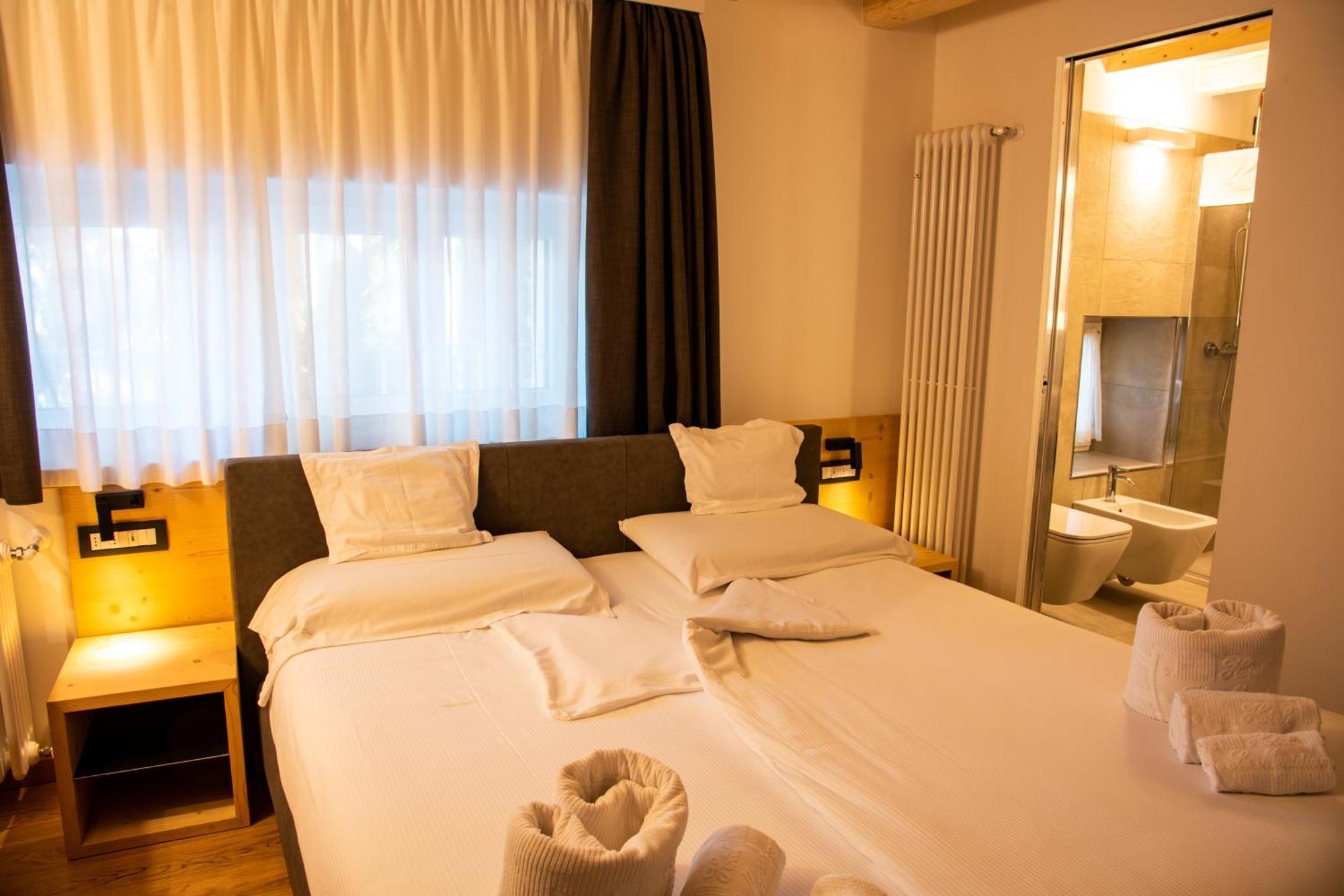מאדסימו Hotel La Meridiana מראה חיצוני תמונה