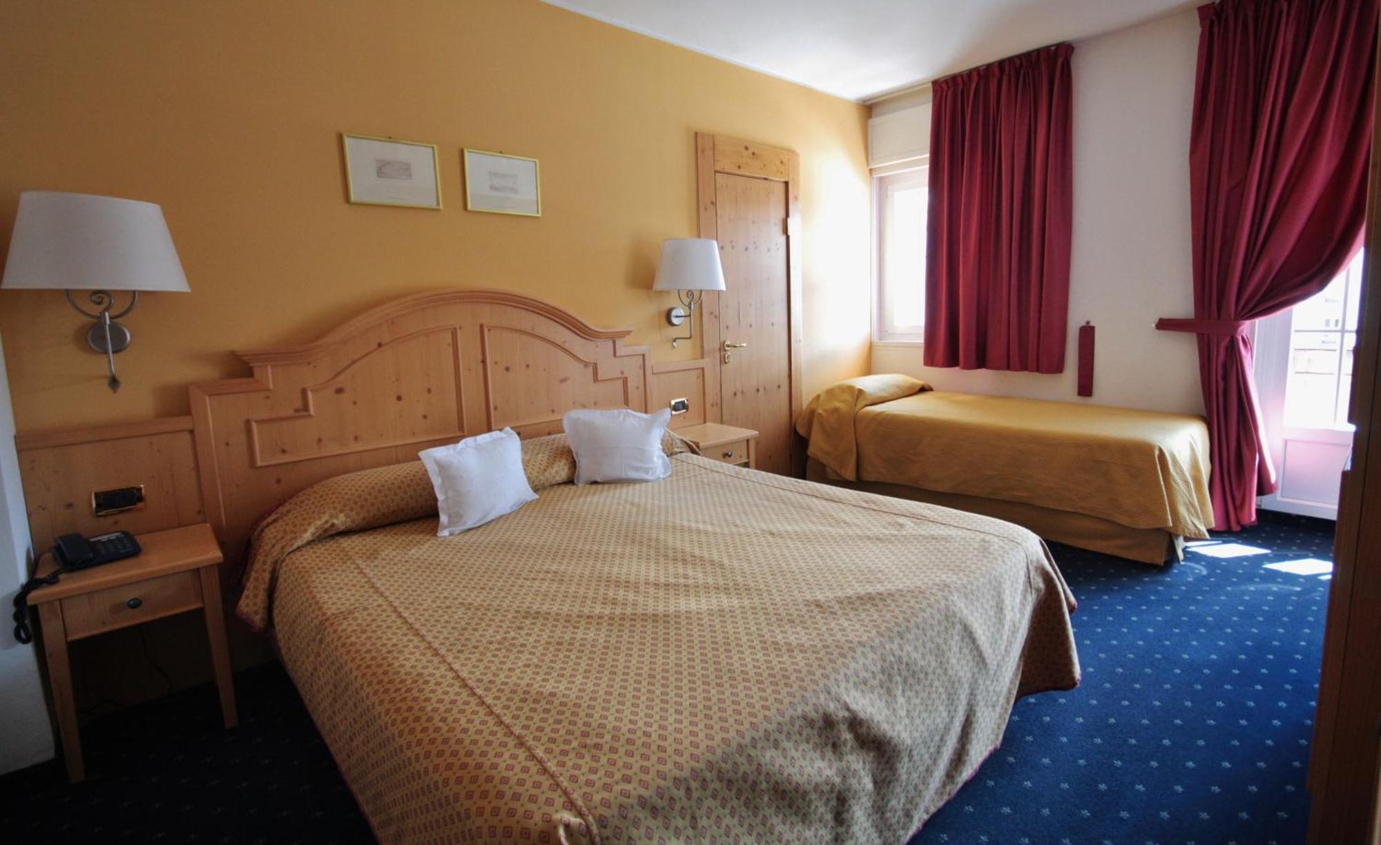 מאדסימו Hotel La Meridiana מראה חיצוני תמונה