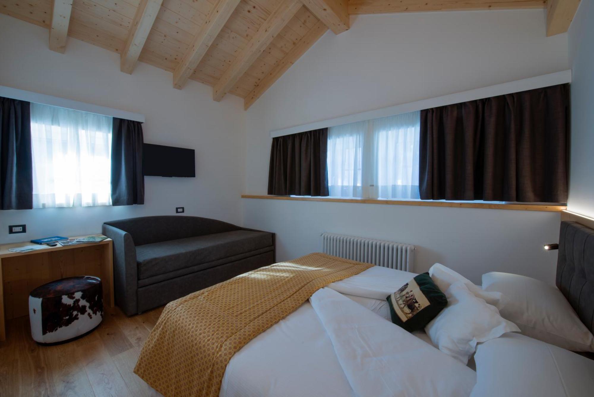מאדסימו Hotel La Meridiana מראה חיצוני תמונה