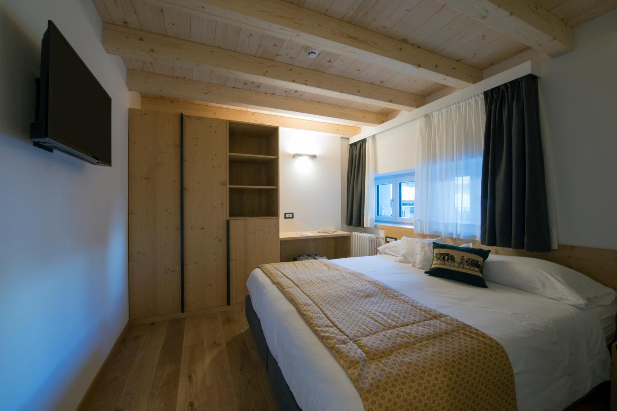 מאדסימו Hotel La Meridiana מראה חיצוני תמונה