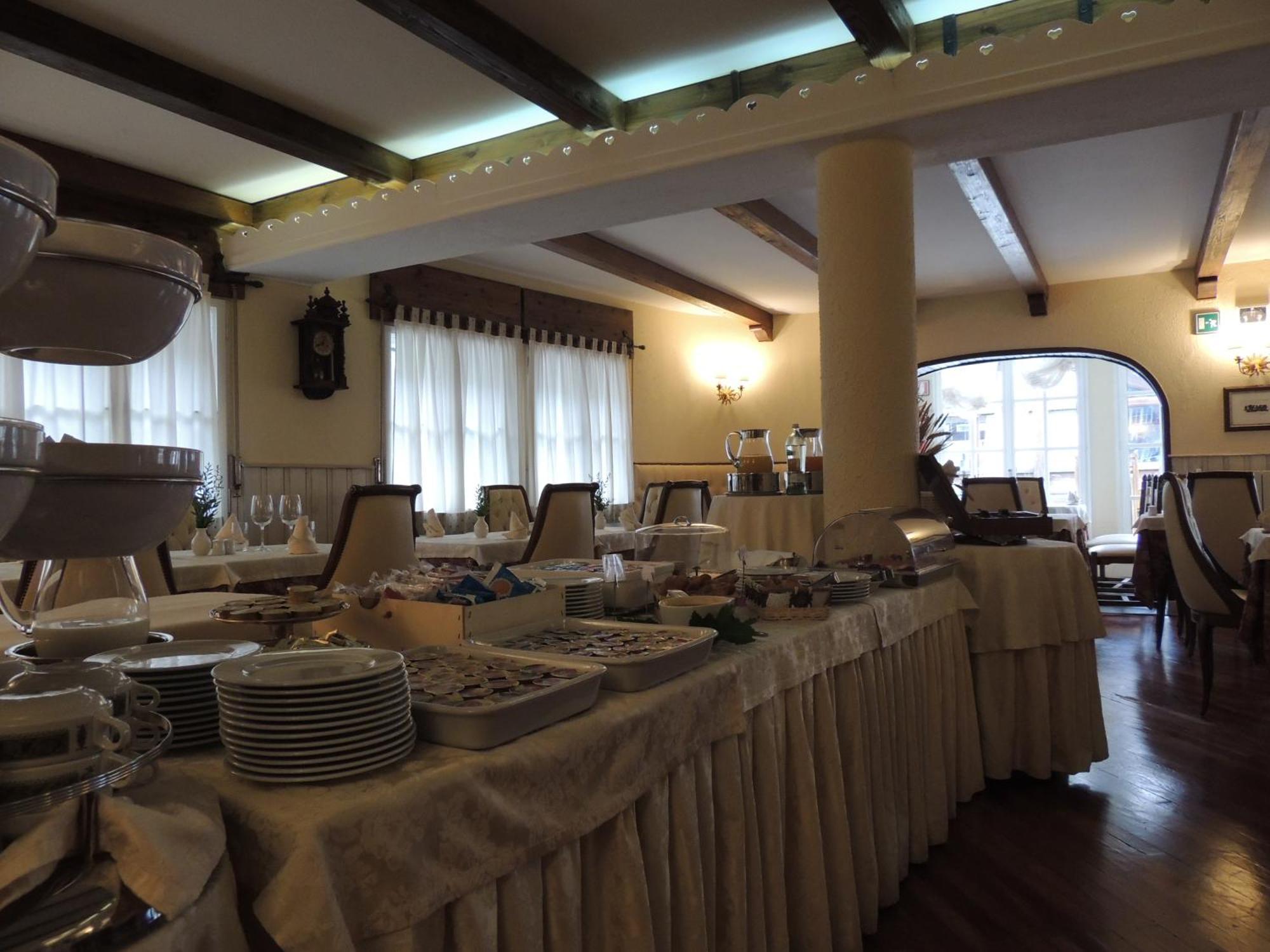 מאדסימו Hotel La Meridiana מראה חיצוני תמונה