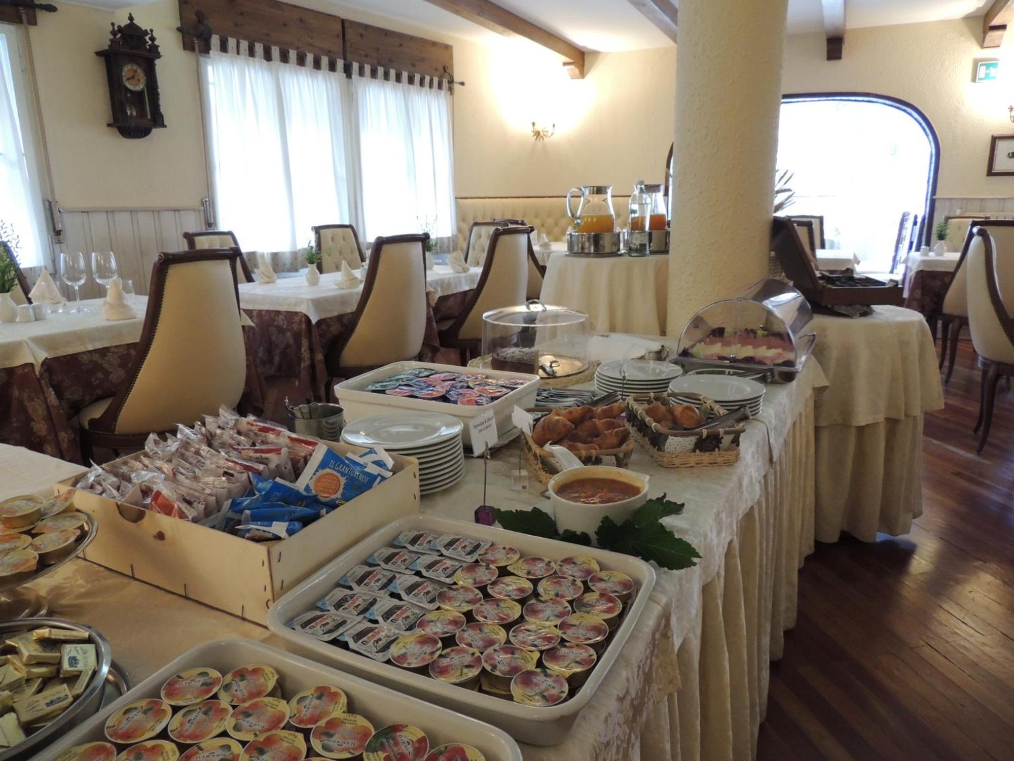 מאדסימו Hotel La Meridiana מראה חיצוני תמונה